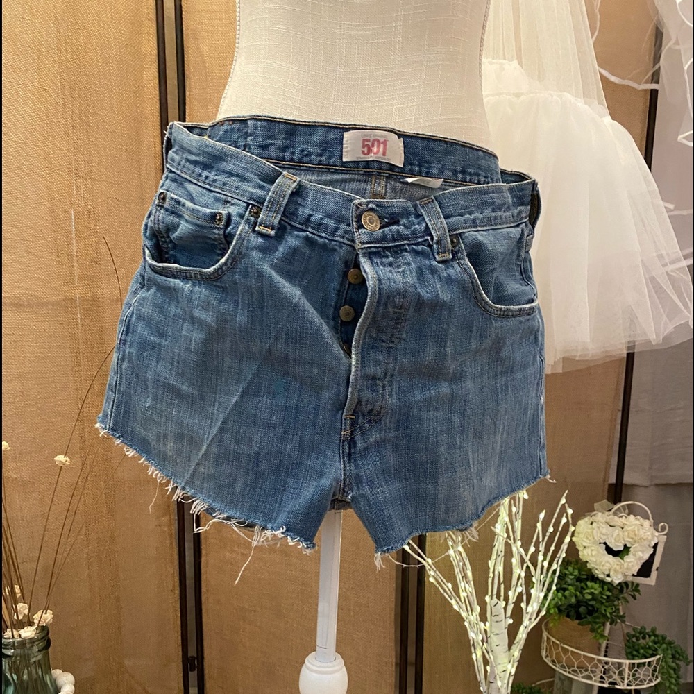 Vintage Levi’s‎ Cut-off Denim Jean Blue Shorts